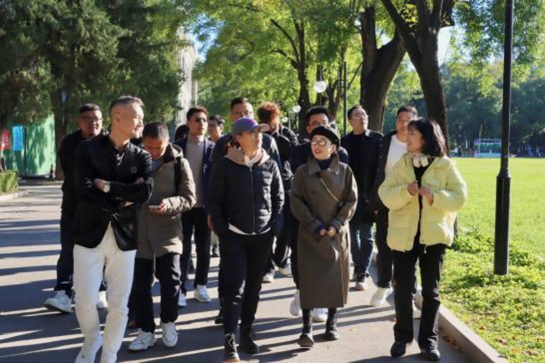 三峰照明×清華美院 2025年室內(nèi)空間光環(huán)境設(shè)計研學班(第三期)圓滿收官!